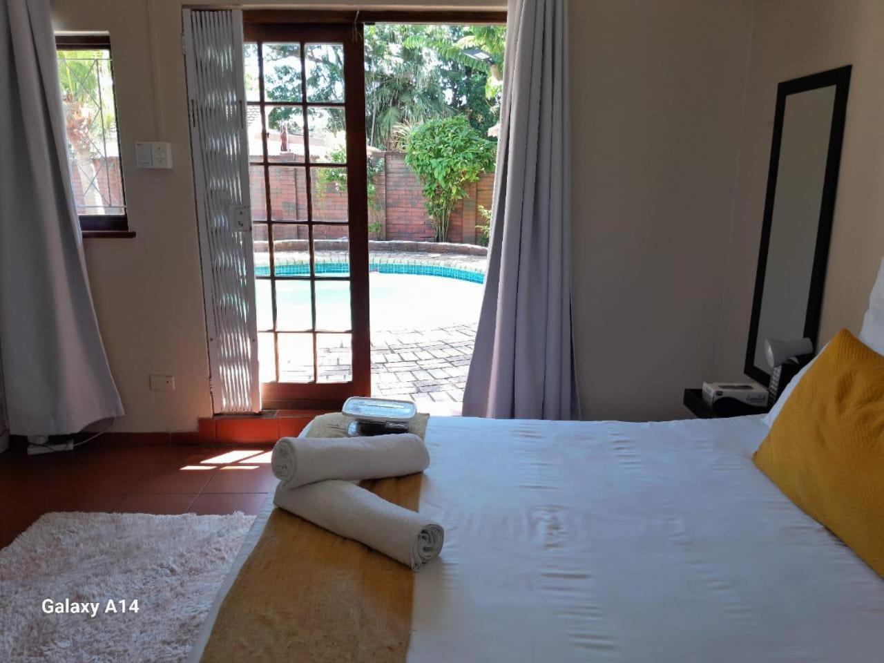 Nqabanqaba Bed & Breakfast Richards Bay Phòng bức ảnh